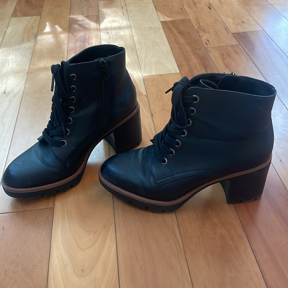 Naturalizer black boots - Picture 3 of 9